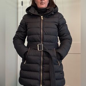 Burberry Women’s Navy Puffer Jacket w/hood, size M